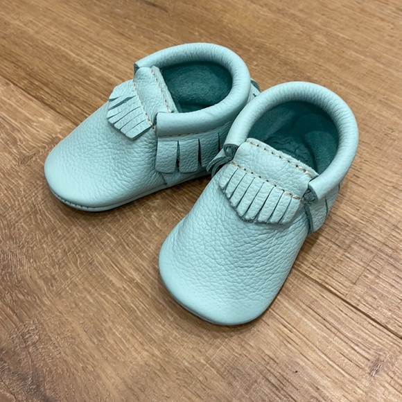 Freshly Picked Moccasins Cool Mint - Size 3 (12-18 months) NWOT - Picture 3 of 7